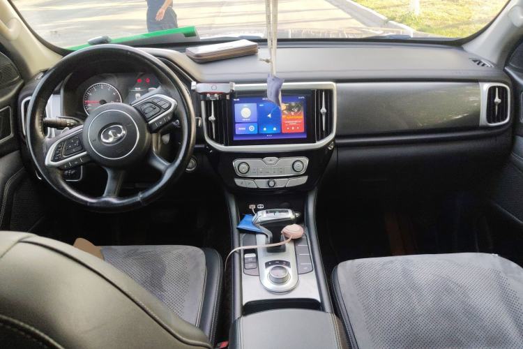 Used Great Wall Poer 2019 2.0T Automatic Gasoline Two-Wheel Drive Comfort Edition GW4C20B Center Console