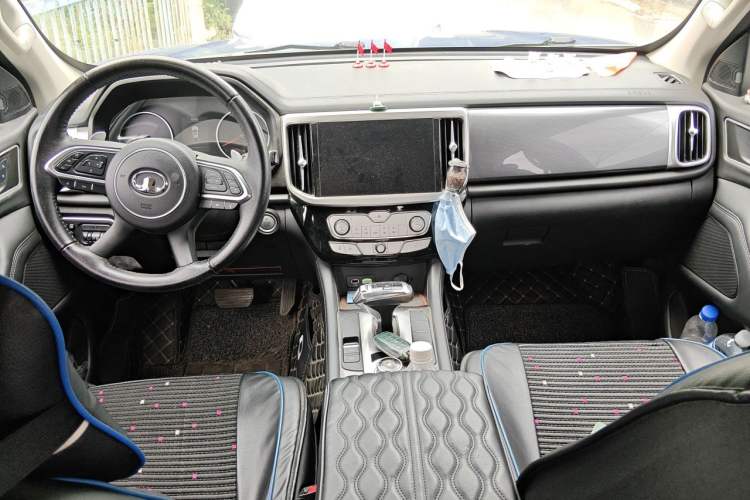 Used Great Wall Poer 2019 2.0T Automatic Gasoline Two-Wheel Drive Comfort Edition GW4C20B Center Console