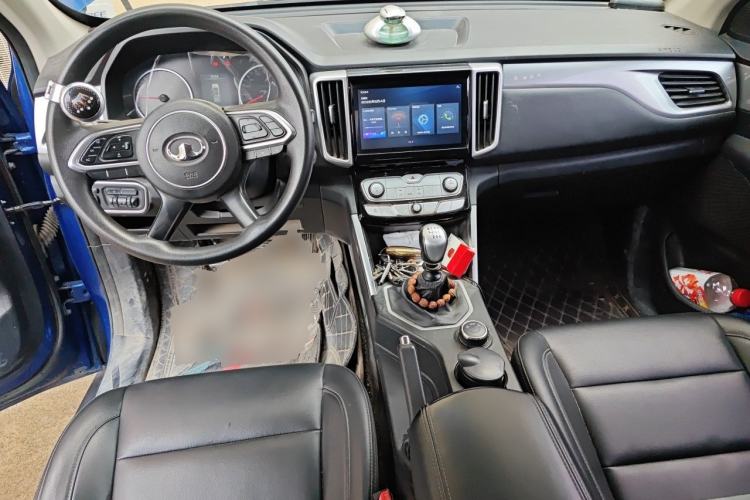 Used Great Wall Poer 2019 2.0T Commercial Version Manual Diesel 4x4 Elite Long-Box GW4D20M Center Console