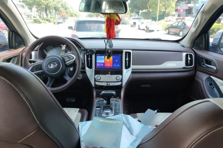 Used Great Wall Poer 2019 2.0T Automatic Gasoline 4x4 Premium Edition GW4C20B Center Console