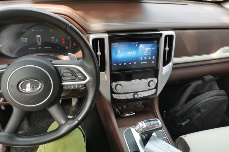 Used Great Wall Poer 2019 2.0T Automatic Gasoline 4x4 Premium Edition GW4C20B Center Console