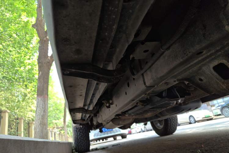 Used Great Wall Poer 2019 2.0T Commercial Version Manual Diesel 4x4 Elite Long-Box GW4D20M Chassis Front Right