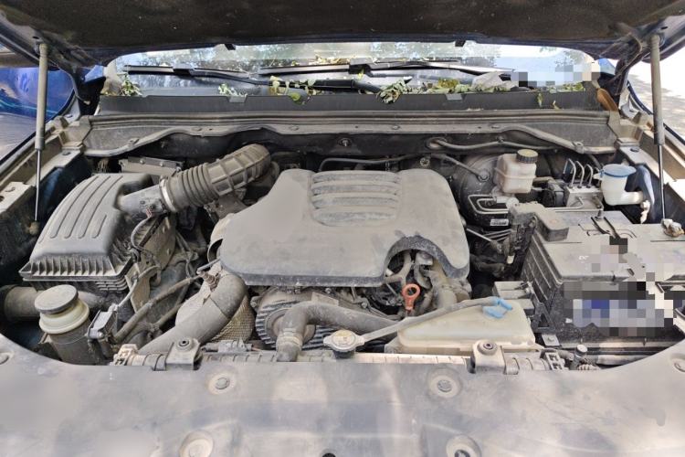 Used Great Wall Poer 2019 2.0T Commercial Version Manual Diesel 4x4 Elite Long-Box GW4D20M Engine Bay