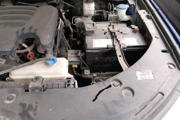 Used Great Wall Poer 2019 2.0T Commercial Version Manual Diesel 4x4 Elite Long-Box GW4D20M Engine Bay Left