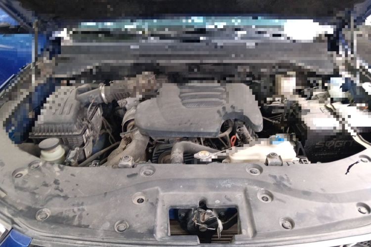 Used Great Wall Poer 2019 2.0T Commercial Version Manual Diesel 4x4 Elite Long-Box GW4D20M Engine Bay