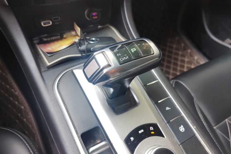 Used Great Wall Poer 2019 2.0T Automatic Gasoline 4x4 Comfort Edition GW4C20B Gear Lever