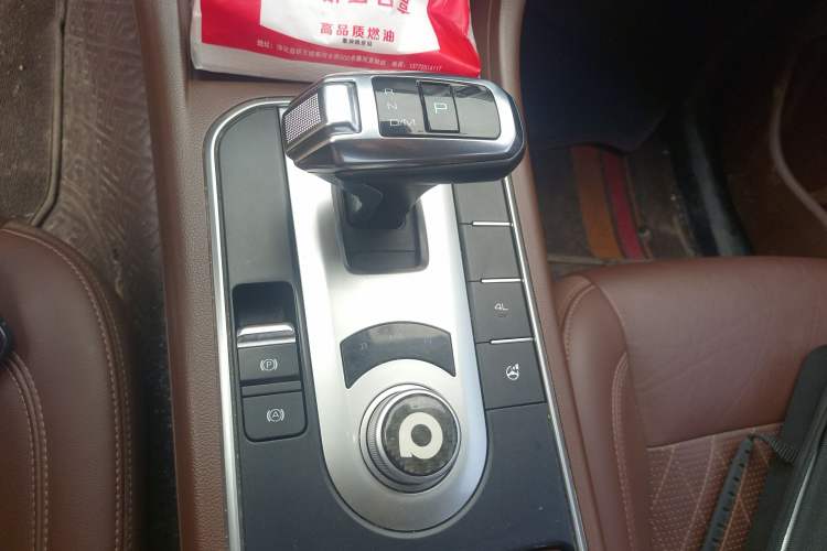 Used Great Wall Poer 2019 2.0T Automatic Gasoline 4x4 Sport Edition GW4C20B Gear Lever