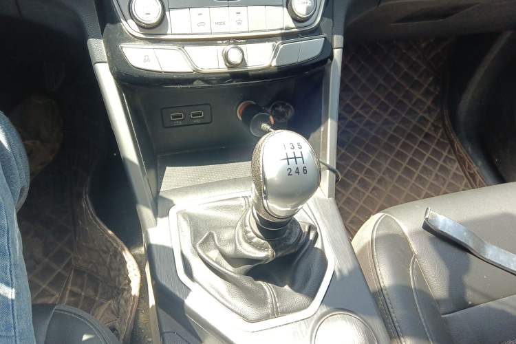 Used Great Wall Poer 2019 2.0T Commercial Version Manual Gasoline Two-Wheel Drive Elite Long-Box GW4C20B Gear Lever