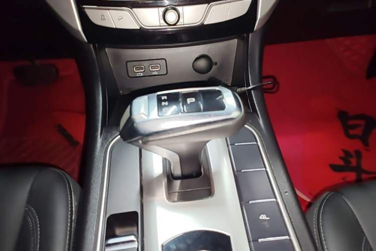 Used Great Wall Poer 2019 2.0T Automatic Gasoline 4x4 Comfort Edition GW4C20B Gear Lever