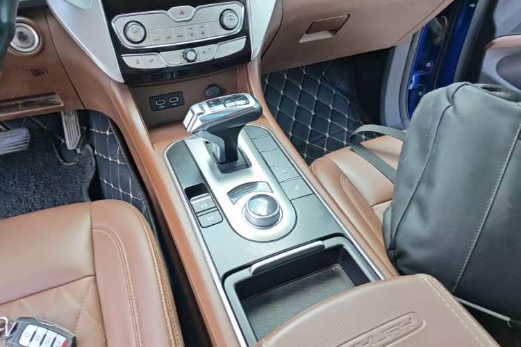 Used Great Wall Poer 2019 2.0T Automatic Gasoline 4x4 Sport Edition GW4C20B Gear Lever