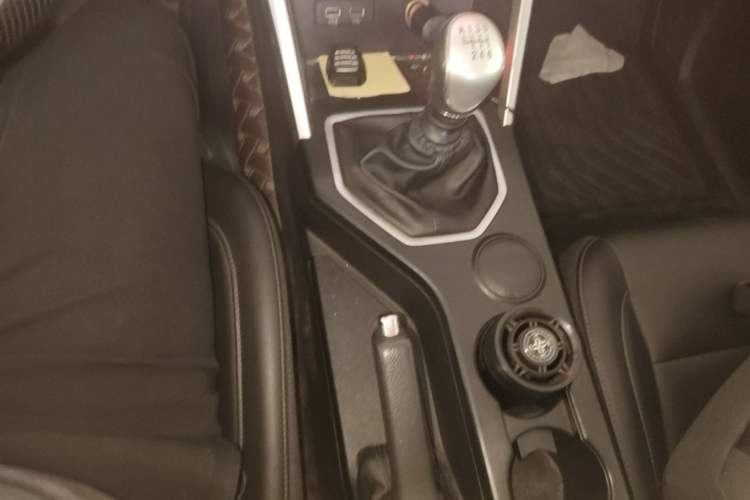 Used Great Wall Poer 2019 2.0T Commercial Version Manual Diesel Two-Wheel Drive Elite Long-Box GW4D20M Gear Lever