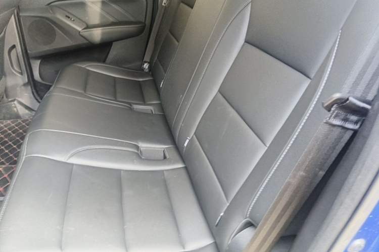 Used Great Wall Poer 2019 2.0T Commercial Version Automatic Gasoline Two-Wheel Drive Elite Trim with Long Bed – GW4C20B Left Rear Seat
