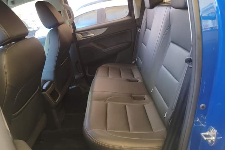 Used Great Wall Poer 2019 2.0T Commercial Version Manual Diesel 4x4 Elite Long-Box GW4D20M Left Rear Seat