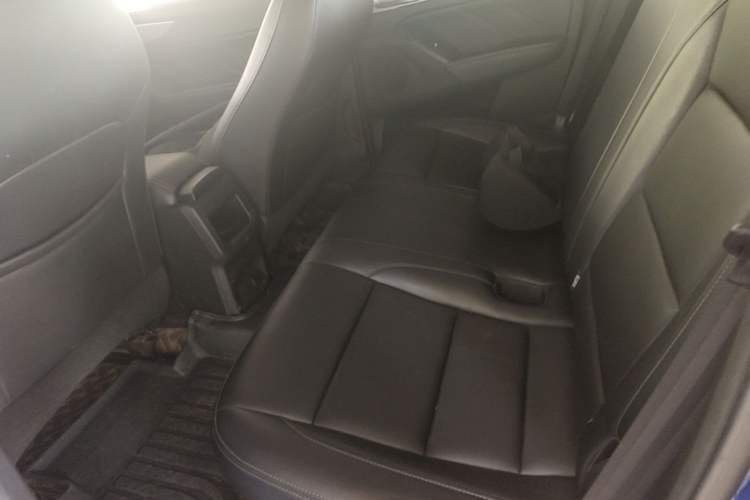 Used Great Wall Poer 2019 2.0T Commercial Version Manual Diesel Two-Wheel Drive Elite Long-Box GW4D20M Left Rear Seat