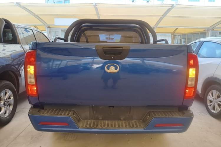 Used Great Wall Poer 2019 2.0T Commercial Version Manual Diesel 4x4 Elite Long-Box GW4D20M Rear