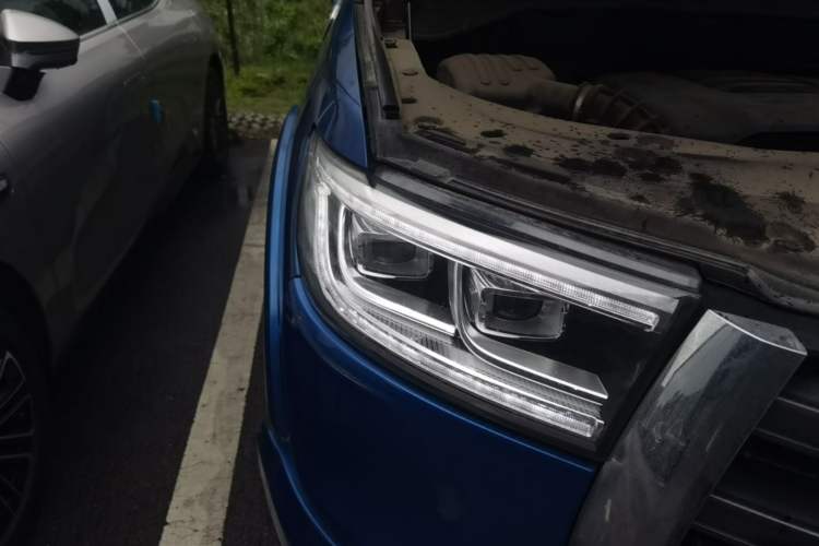 Used Great Wall Poer 2019 2.0T Automatic Gasoline Two-Wheel Drive Comfort Edition GW4C20B Right Front Headlight