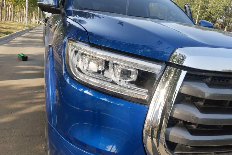Used Great Wall Poer 2019 2.0T Automatic Gasoline Two-Wheel Drive Comfort Edition GW4C20B Right Front Headlight