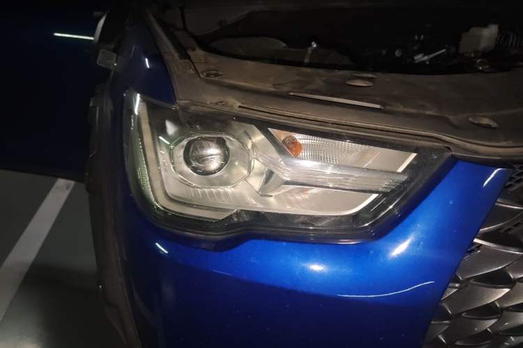 Used Great Wall Poer 2019 2.0T Commercial Version Automatic Gasoline Two-Wheel Drive Elite Trim with Long Bed – GW4C20B Right Front Headlight