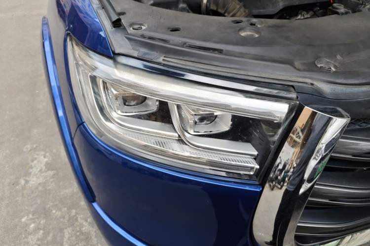 Used Great Wall Poer 2019 2.0T Automatic Gasoline Two-Wheel Drive Comfort Edition GW4C20B Right Front Headlight