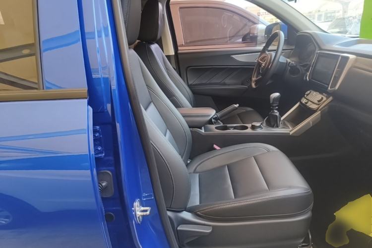 Used Great Wall Poer 2019 2.0T Commercial Version Manual Diesel 4x4 Elite Long-Box GW4D20M Right Front Seat