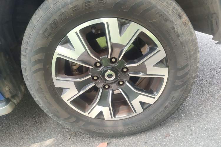 Used Great Wall Poer 2019 2.0T Automatic Gasoline Two-Wheel Drive Comfort Edition GW4C20B Right Front Wheel Hub