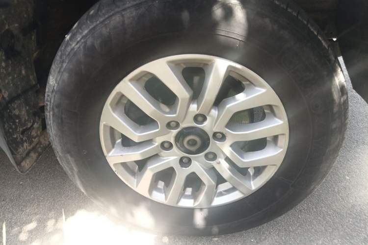 Used Great Wall Poer 2019 2.0T Commercial Version Manual Diesel Two-Wheel Drive Elite Long-Box GW4D20M Right Front Wheel Hub