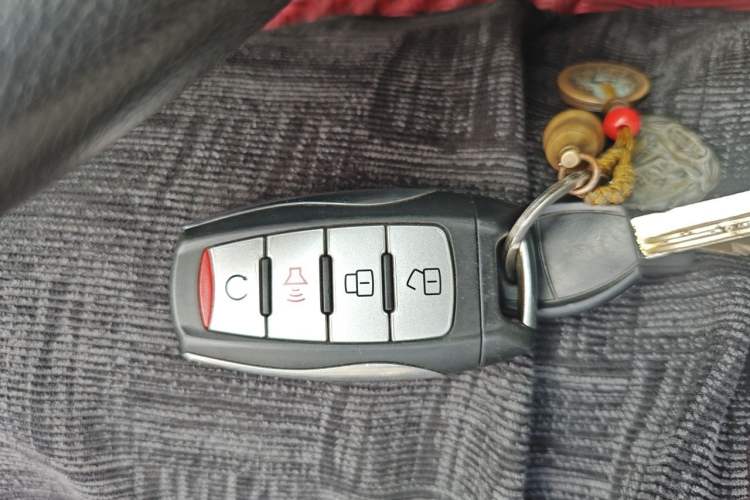 Used Great Wall Poer 2019 2.0T Automatic Gasoline Two-Wheel Drive Comfort Edition GW4C20B Vehicle Key