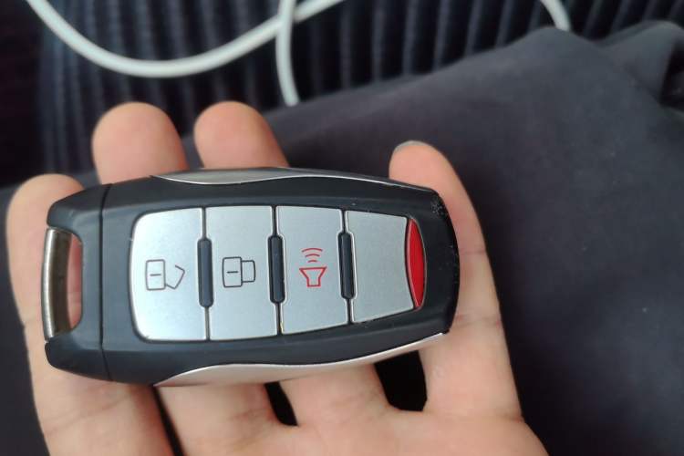 Used Great Wall Poer 2019 2.0T Commercial Version Automatic Gasoline Two-Wheel Drive Elite Trim with Long Bed – GW4C20B Vehicle Key