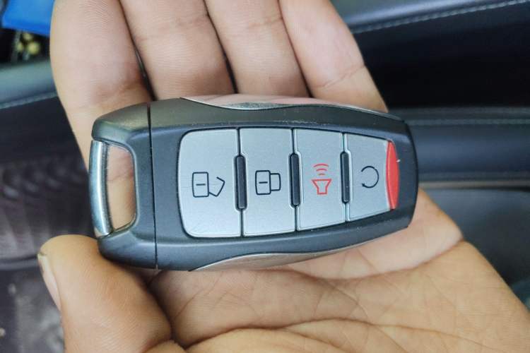 Used Great Wall Poer 2019 2.0T Automatic Gasoline Two-Wheel Drive Comfort Edition GW4C20B Vehicle Key