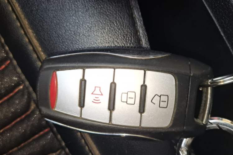 Used Great Wall Poer 2019 2.0T Commercial Version Automatic Gasoline Two-Wheel Drive Elite Trim with Long Bed – GW4C20B Vehicle Key