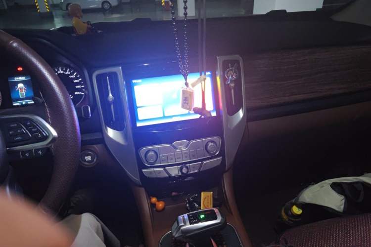 Used Great Wall Poer 2019 2.0T Automatic Gasoline 4x4 Sport Edition GW4C20B Audio And AC Panel