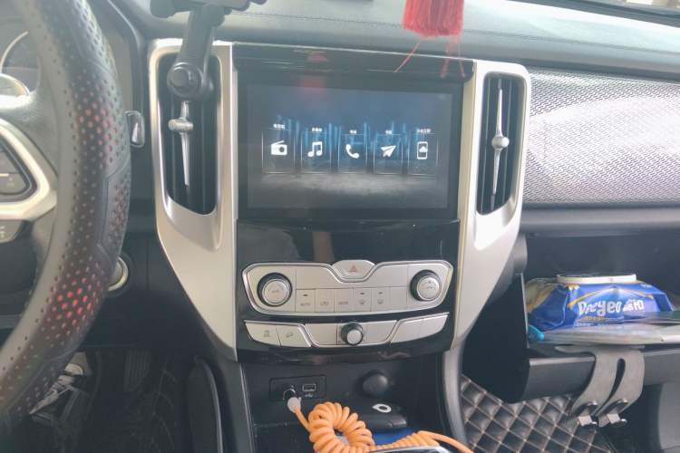 Used Great Wall Poer 2019 2.0T Automatic Gasoline 4x4 Comfort Edition GW4C20B Audio And AC Panel