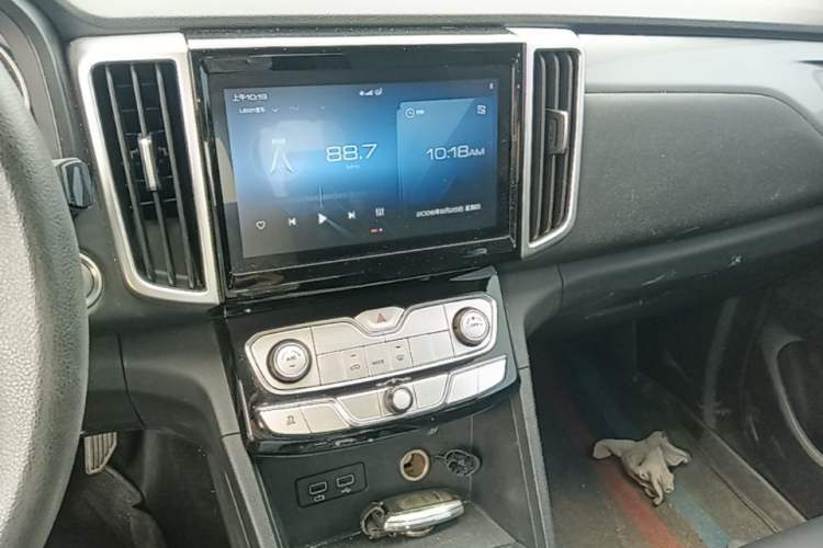 Used Great Wall Poer 2019 2.0T Commercial Version Automatic Gasoline Two-Wheel Drive Elite Trim with Long Bed – GW4C20B Audio And AC Panel