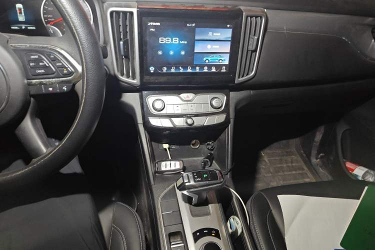 Used Great Wall Poer 2019 2.0T Commercial Version Automatic Gasoline Two-Wheel Drive Elite Trim with Long Bed – GW4C20B Audio And AC Panel