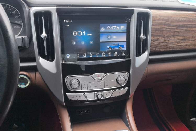 Used Great Wall Poer 2019 2.0T Automatic Gasoline 4x4 Sport Edition GW4C20B Audio And AC Panel