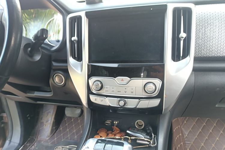 Used Great Wall Poer 2019 2.0T Automatic Gasoline 4x4 Comfort Edition GW4C20B Audio And AC Panel
