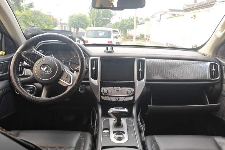Used Great Wall Poer 2019 2.0T Automatic Gasoline Two-Wheel Drive Comfort Edition GW4C20B Center Console