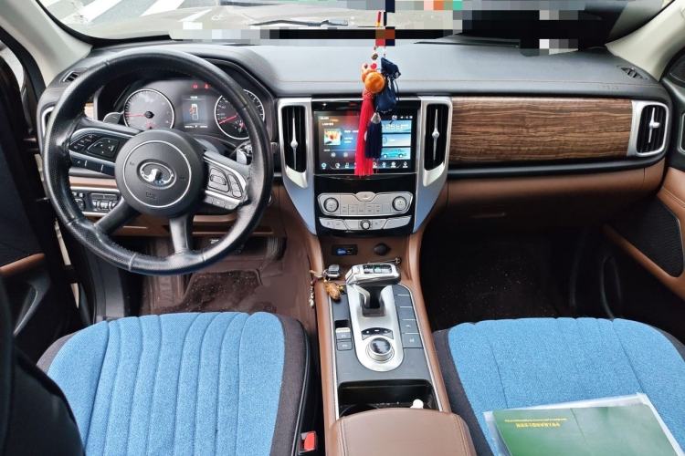 Used Great Wall Poer 2019 2.0T Automatic Gasoline 4x4 Sport Edition GW4C20B Center Console