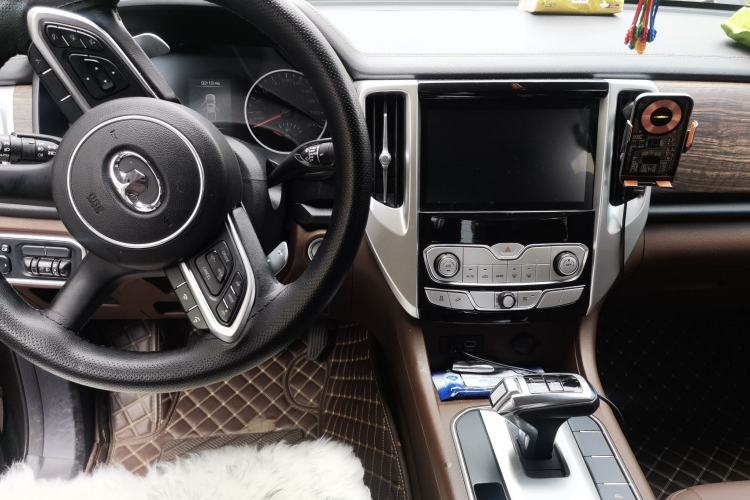 Used Great Wall Poer 2019 2.0T Automatic Gasoline 4x4 Sport Edition GW4C20B Center Console