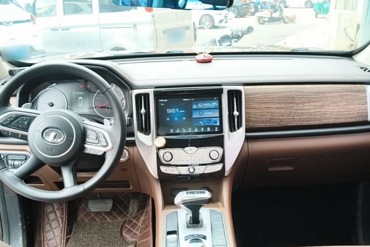 Used Great Wall Poer 2019 2.0T Automatic Gasoline 4x4 Sport Edition GW4C20B Center Console