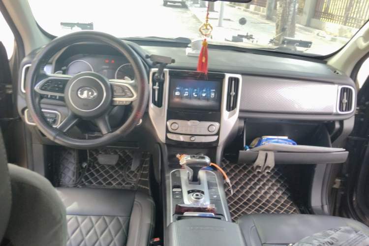 Used Great Wall Poer 2019 2.0T Automatic Gasoline 4x4 Comfort Edition GW4C20B Center Console