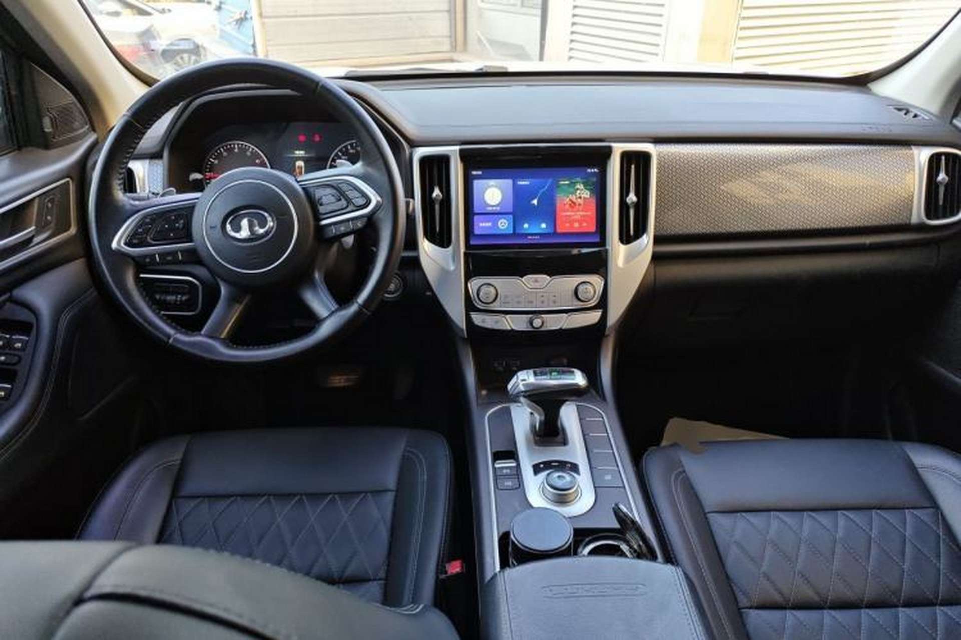 Used Great Wall Poer 2019 2.0T Automatic Gasoline Two-Wheel Drive Comfort Edition GW4C20B Center Console