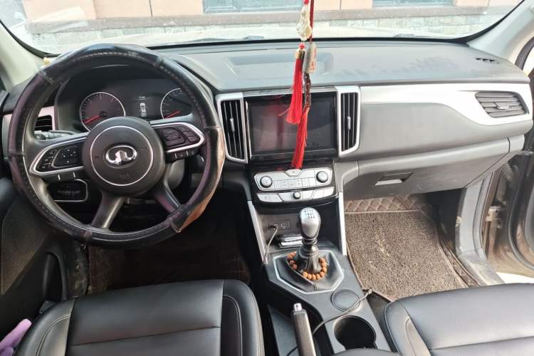 Used Great Wall Poer 2019 2.0T Commercial Version Manual Diesel Two-Wheel Drive Elite Standard Box GW4D20M Center Console