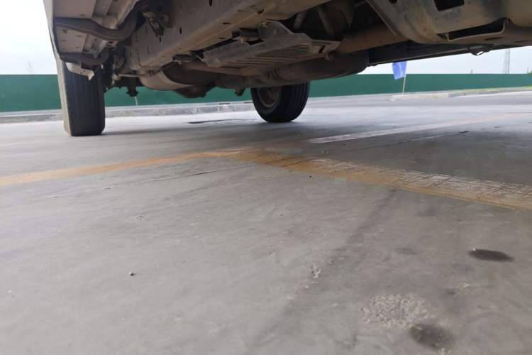 Used Great Wall Poer 2019 2.0T Commercial Version Manual Diesel Two-Wheel Drive Elite Standard Box GW4D20M Chassis Front Right