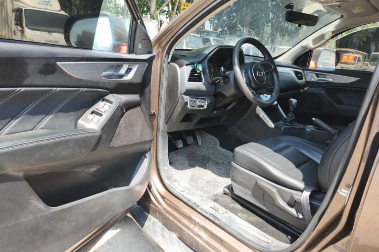 Used Great Wall Poer 2019 2.0T Commercial Version Manual Diesel Two-Wheel Drive Elite Long-Box GW4D20M Driver Seat