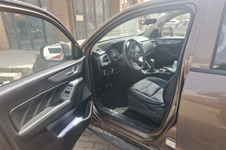 Used Great Wall Poer 2019 2.0T Commercial Version Manual Diesel 4x4 Elite Long-Box GW4D20M Driver Seat