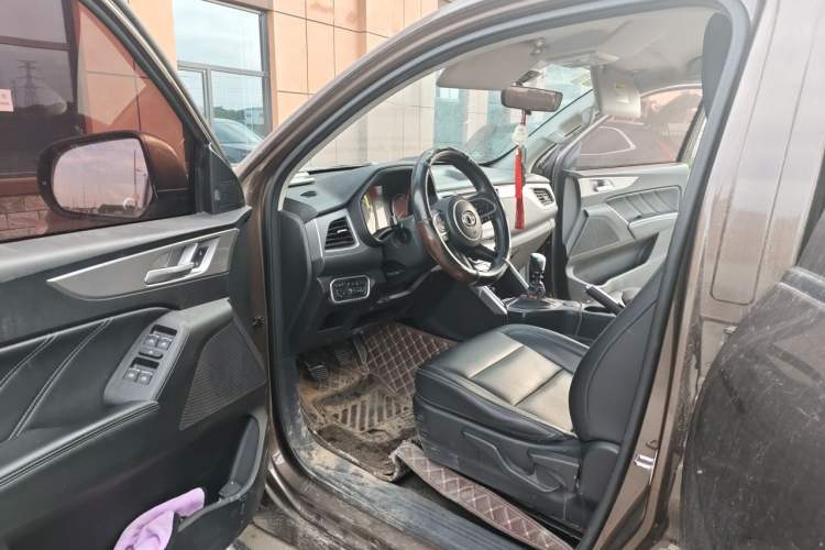 Used Great Wall Poer 2019 2.0T Commercial Version Manual Diesel Two-Wheel Drive Elite Standard Box GW4D20M Driver Seat