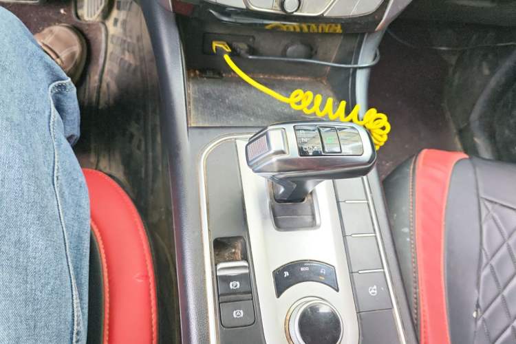 Used Great Wall Poer 2019 2.0T Automatic Gasoline Two-Wheel Drive Comfort Edition GW4C20B Gear Lever