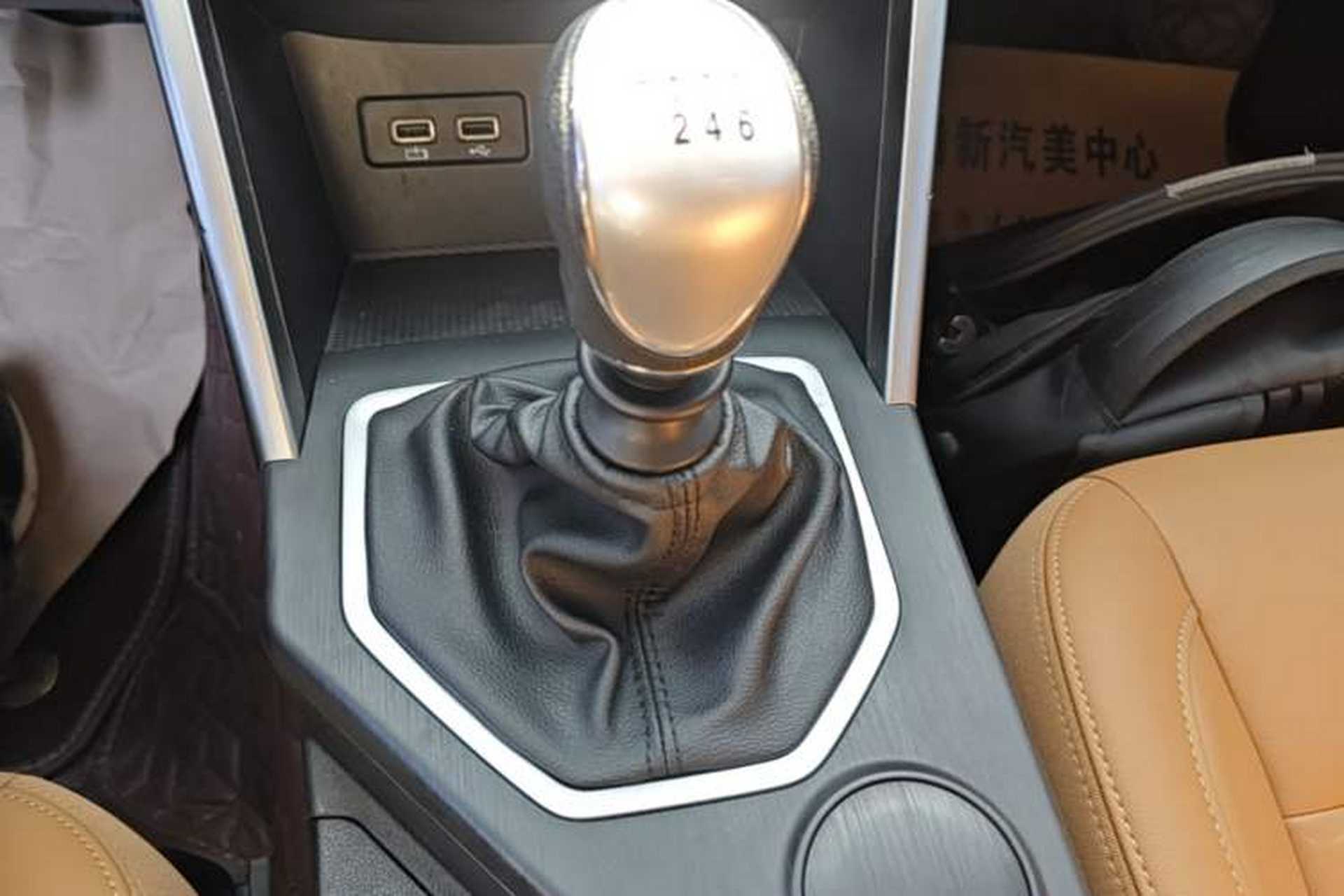 Used Great Wall Poer 2019 2.0T Commercial Version Manual Diesel Two-Wheel Drive Elite Standard Box GW4D20M Gear Lever