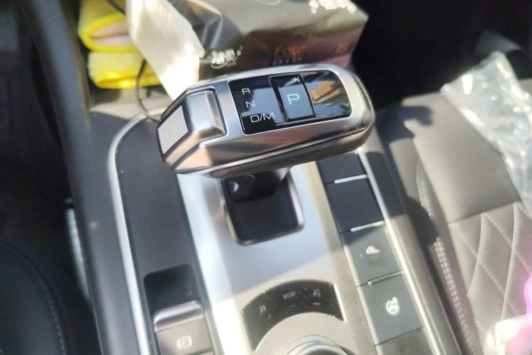 Used Great Wall Poer 2019 2.0T Automatic Gasoline 4x4 Comfort Edition GW4C20B Gear Lever